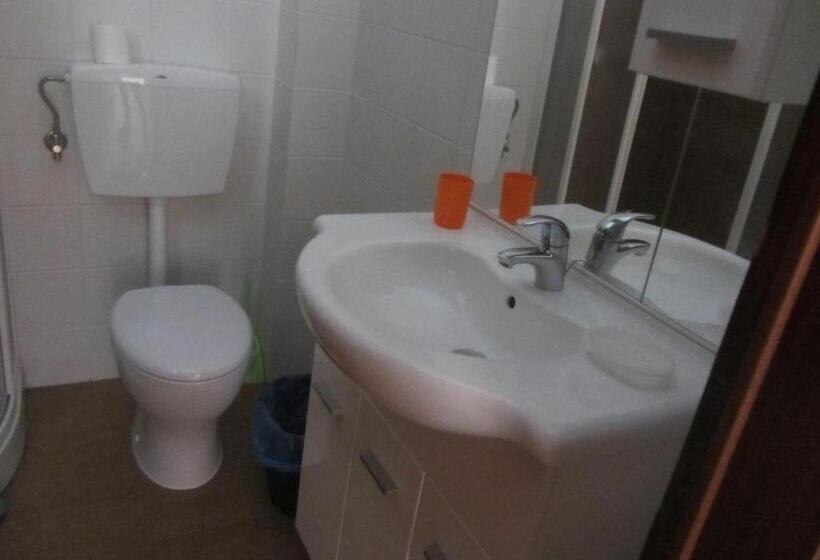 バルコニー付きスタンダードトリプルルーム, Mirafiori