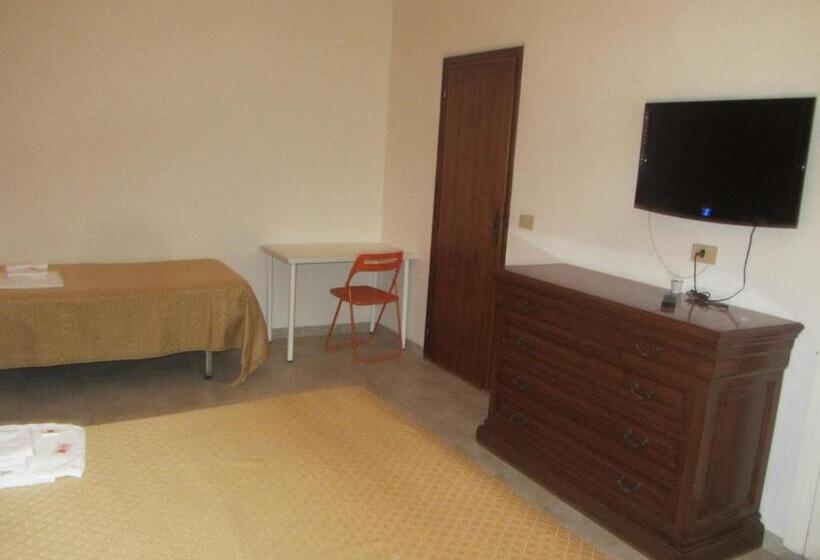 バルコニー付きスタンダードトリプルルーム, Mirafiori