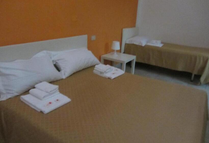 バルコニー付きスタンダードトリプルルーム, Mirafiori