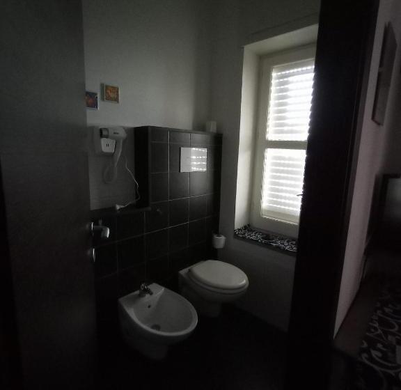 اتاق استاندارد سه نفره, Idria B&b