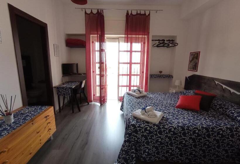 اتاق استاندارد سه نفره, Idria B&b