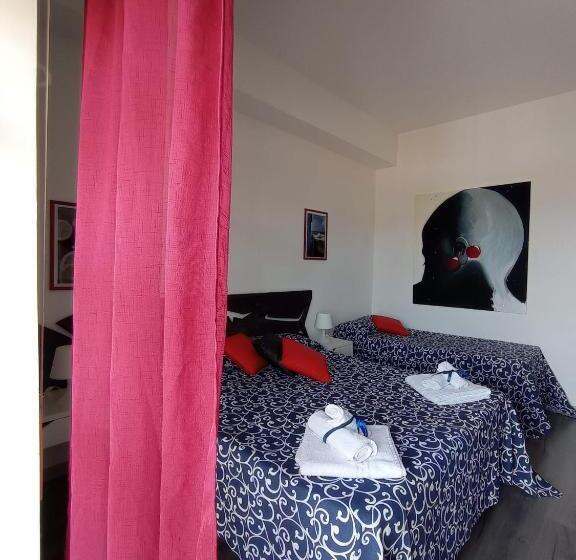 اتاق استاندارد سه نفره, Idria B&b