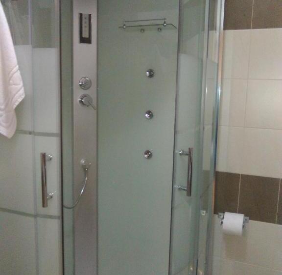 Трехместный Номер Стандарт Вид на Сад, Le Tre Rose Bed & Breakfast