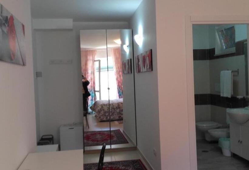Трехместный Номер Стандарт Вид на Сад, Le Tre Rose Bed & Breakfast