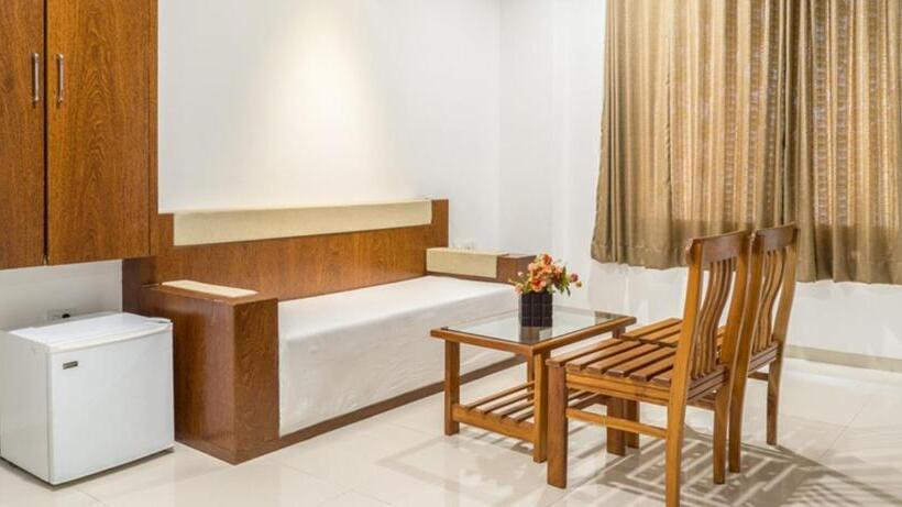 جناح عائلي, Pushpak Resort