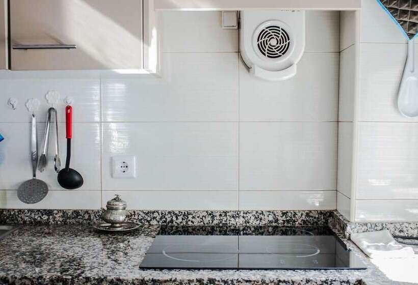 جناح عائلي, The Sun Hostel