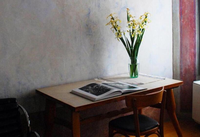 Четырехместный Номер Стандарт, Camera Con Vista