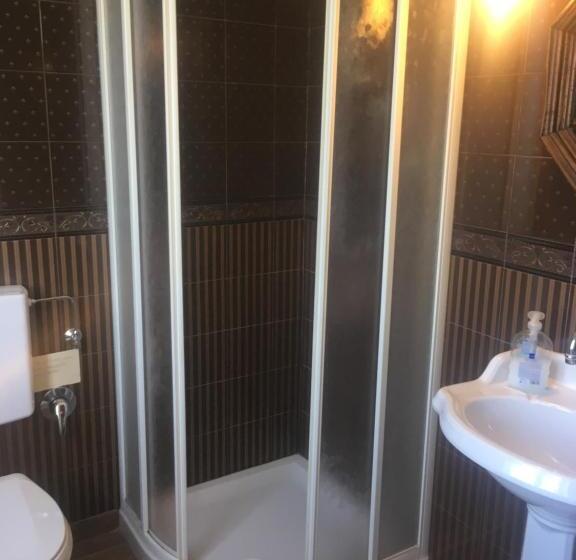 اتاق خانوادگی با سرویس بهداشتی مشترک, B&b Cm Ranch