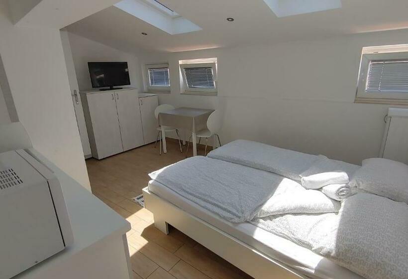 استودیوی استاندارد, B&b Isola
