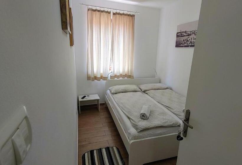 اتاق استاندارد با سرویس بهداشتی مشترک, B&b Isola