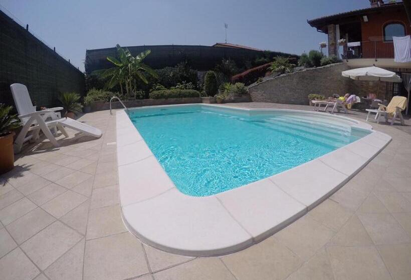 Полулюкс, Villa Laura Rooms & Pool