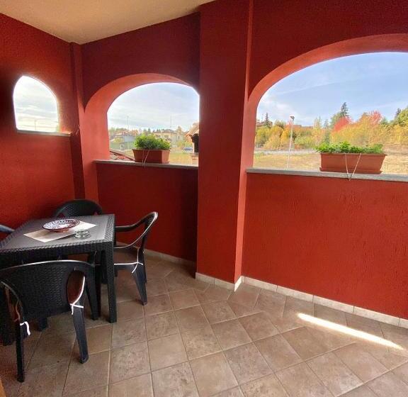 Полулюкс Повышенной Комфортности, Villa Laura Rooms & Pool