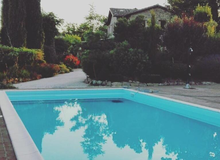 标准工作室带泳池景, Casale Il Cerqueto