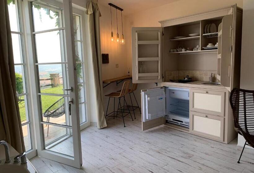 자쿠지 스위트, Casale Osvalda