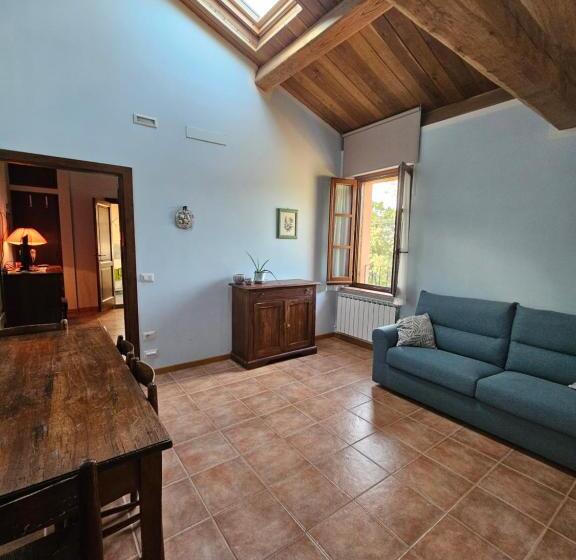 דירת חדר, La Casa Dei Tigli