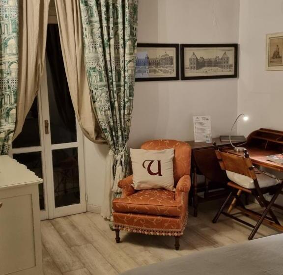 اتاق اکونومی یک تخته, Le Stanze Del Cardinale