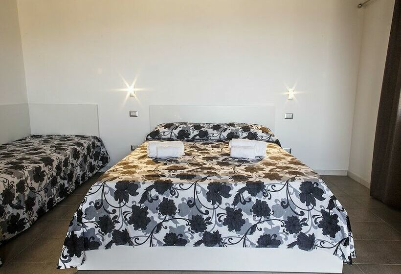 اتاق استاندارد سه نفره, B&b Opera Suites