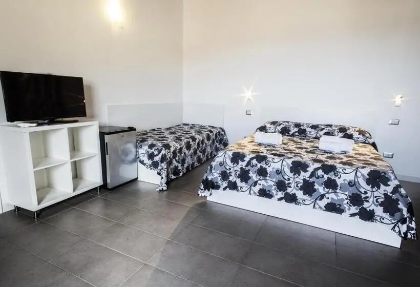 اتاق استاندارد سه نفره, B&b Opera Suites