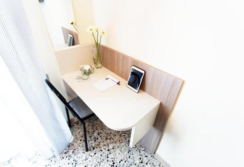 スタンダードトリプルルーム, Byron