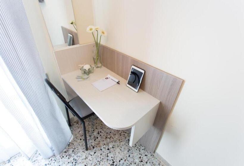 スタンダード4人部屋, Byron