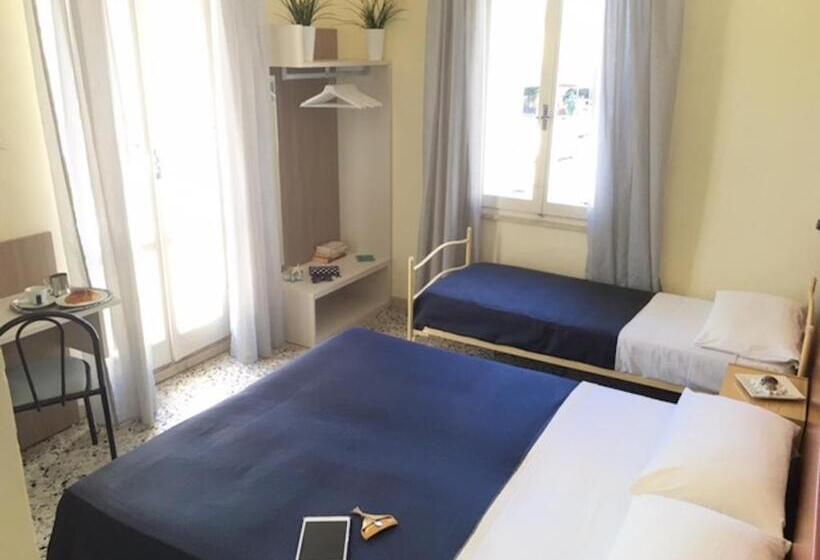 エコノミートリプルルーム, Byron