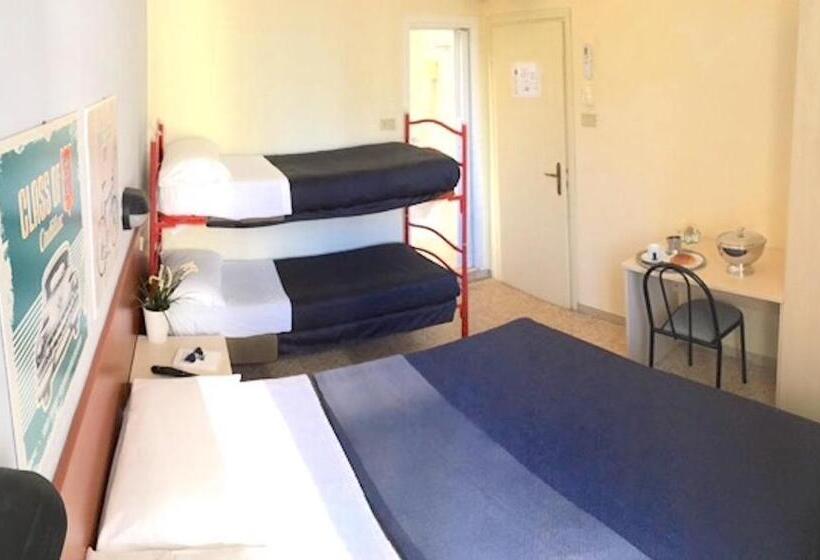 エコノミー4人部屋, Byron