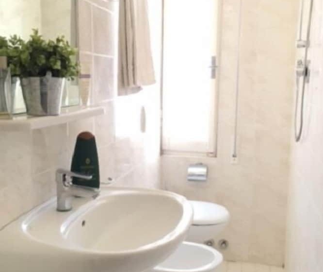 エコノミールーム, Byron