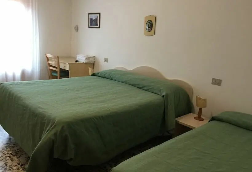 Standard Kolmen Hengen Huone, Nuova Doel