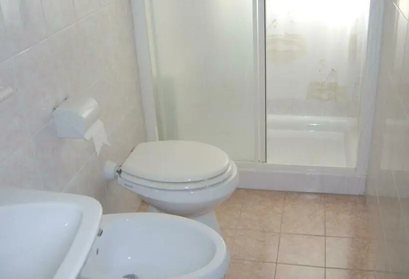 Standard Kolmen Hengen Huone, Nuova Doel