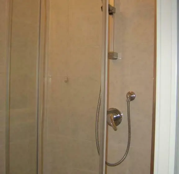 Standard Kolmen Hengen Huone, Nuova Doel