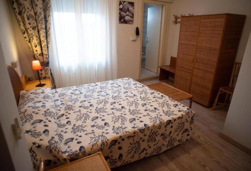 חדר סטנדרט, Umberto