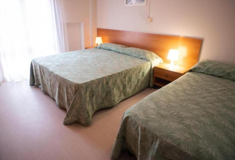 חדר סטנדרט לשלושה, Umberto