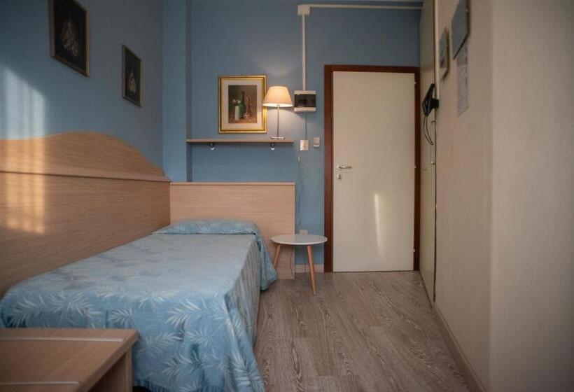 חדר סטנדרט יחיד, Umberto