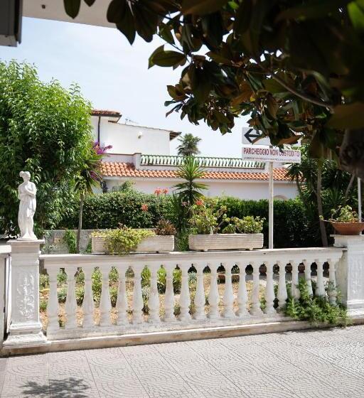 园景标准四人间, Vittoria