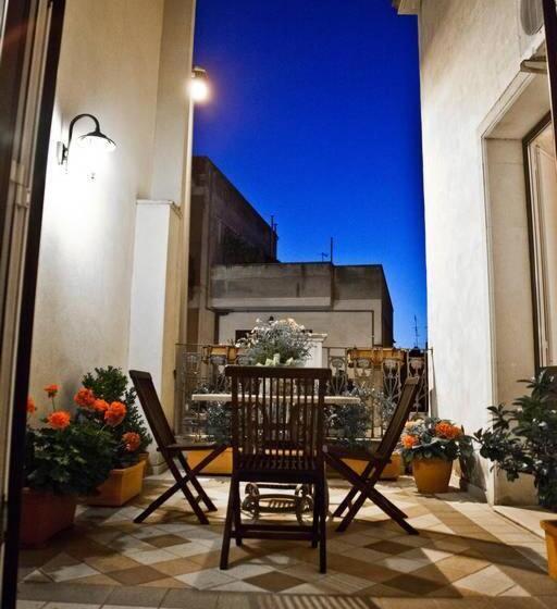 اتاق سه‌نفرۀ استاندارد با سرویس بهداشتی بیرون از اتاق, Palazzo Volta Boutique Luxury B&b