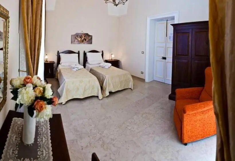 スタンダードトリプルルームの外観-バスルーム, Palazzo Volta Boutique Luxury B&b