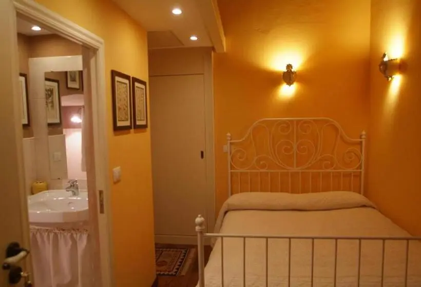 اتاق ساده سه نفره, B&b Archidamo