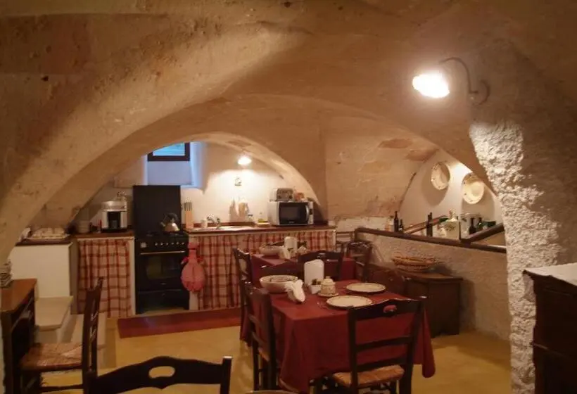 اتاق ساده سه نفره, B&b Archidamo
