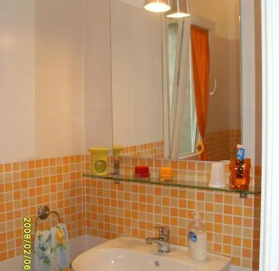 اتاق ساده سه‌ نفره, B&b Sotto Le Stelle