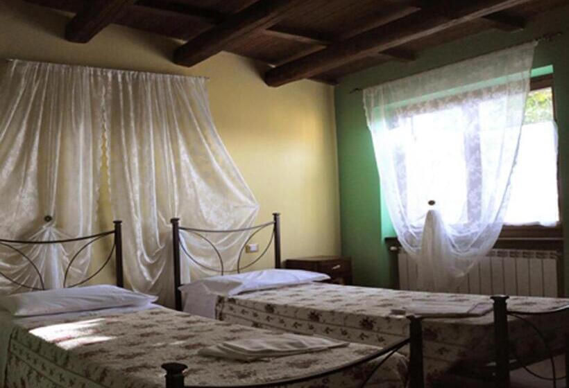 Номер Стандарт Трехместный, Country House Al Faraone