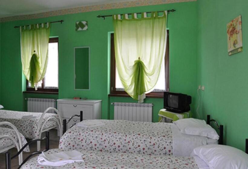 Номер Стандарт Трехместный, Country House Al Faraone