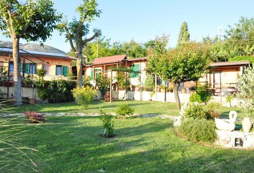 Номер Стандарт Трехместный, Country House Al Faraone