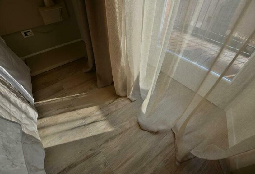 标准间带阳台, Daman Rooms & Breakfast