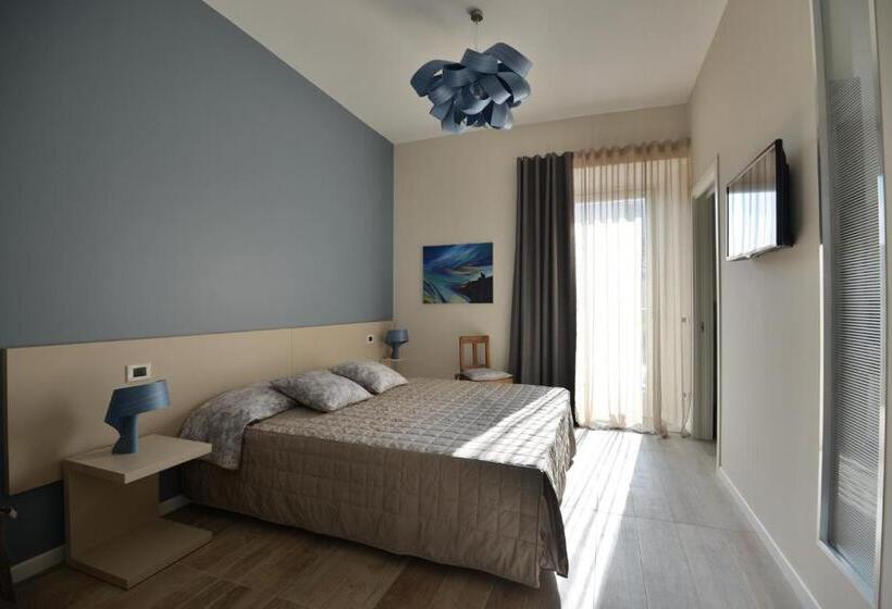 Номер Стандарт с Балконом, Daman Rooms & Breakfast