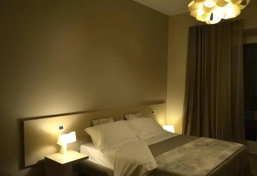 バルコニー付きスタンダードトリプルルーム, Daman Rooms & Breakfast