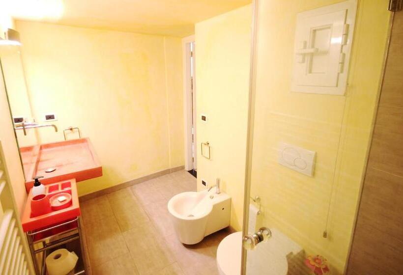 Chambre Standard, Due Papi