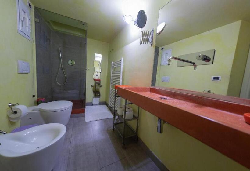 Chambre Standard, Due Papi