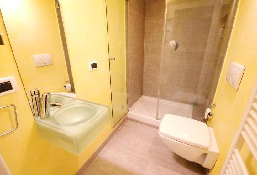 Chambre Quadruple Standard, Due Papi