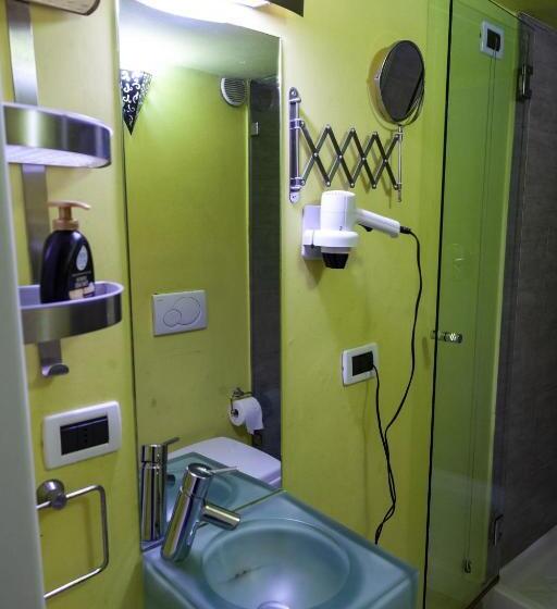 Chambre Quadruple Standard, Due Papi