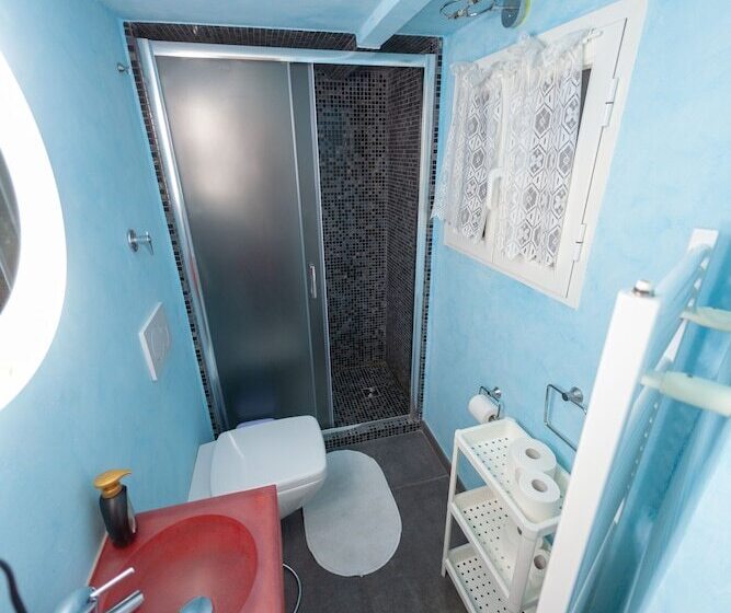 Chambre Familiale, Due Papi